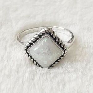 5/$15 🩷 MUST BUNDLE Silver White Opal Square Ring